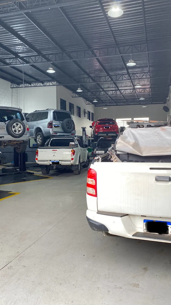 Elevadores automotivos da oficina MYT Service